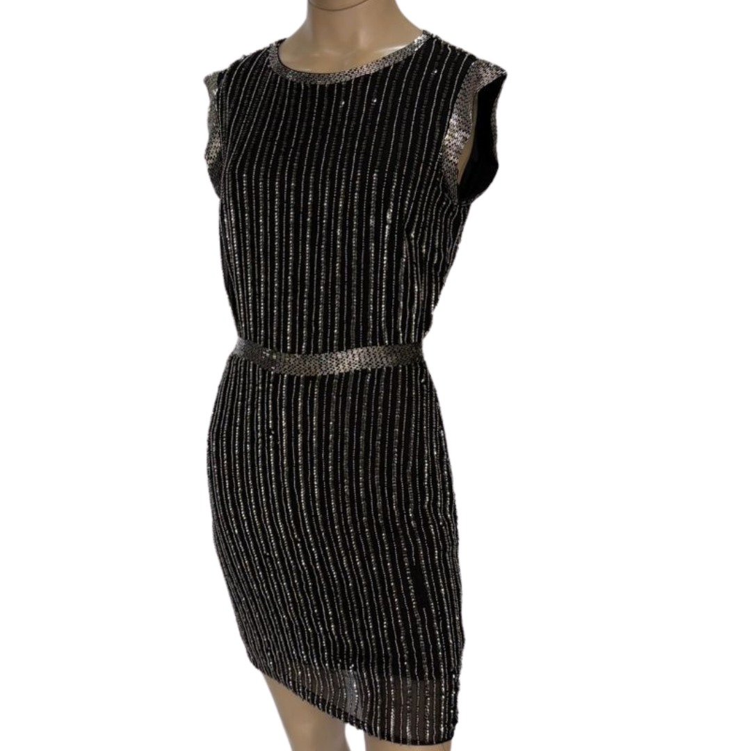 Vestido de Festa Preto com apliques prateados. TAM P